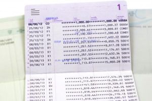 El Dinero De Las Cuentas Bancarias Con Varios Titulares.