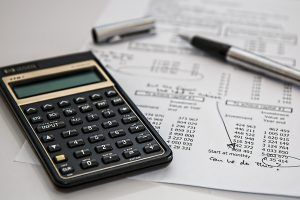 compensación económica por razón de trabajo