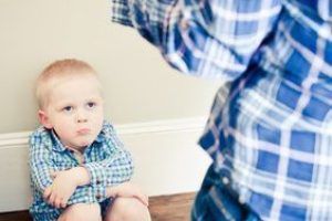 ¿Es Más Padre/Madre El Que Tiene La Guarda Del Menor?